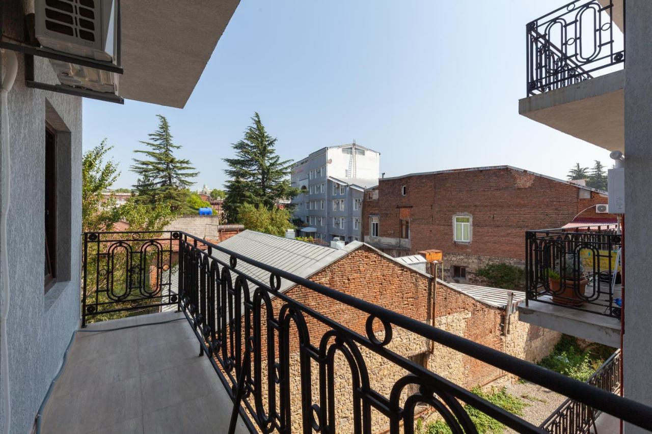 Irina'S Apartments Kutaisi Zewnętrze zdjęcie